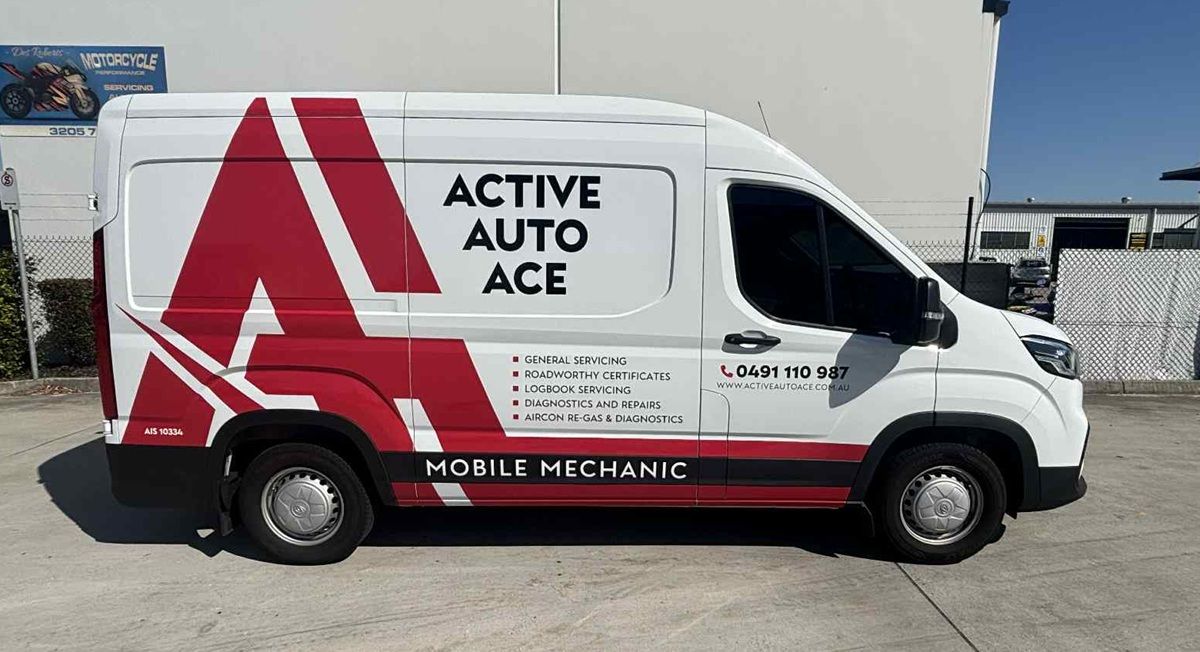 Active Auto Ace mobile mechanic van arriving to help